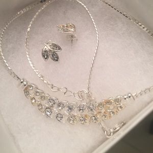 Crystal leaves necklace